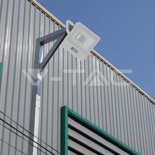 50W LED Прожектор PIR Сензор SAMSUNG ЧИП Бяло Тяло 6400К - изглед 4